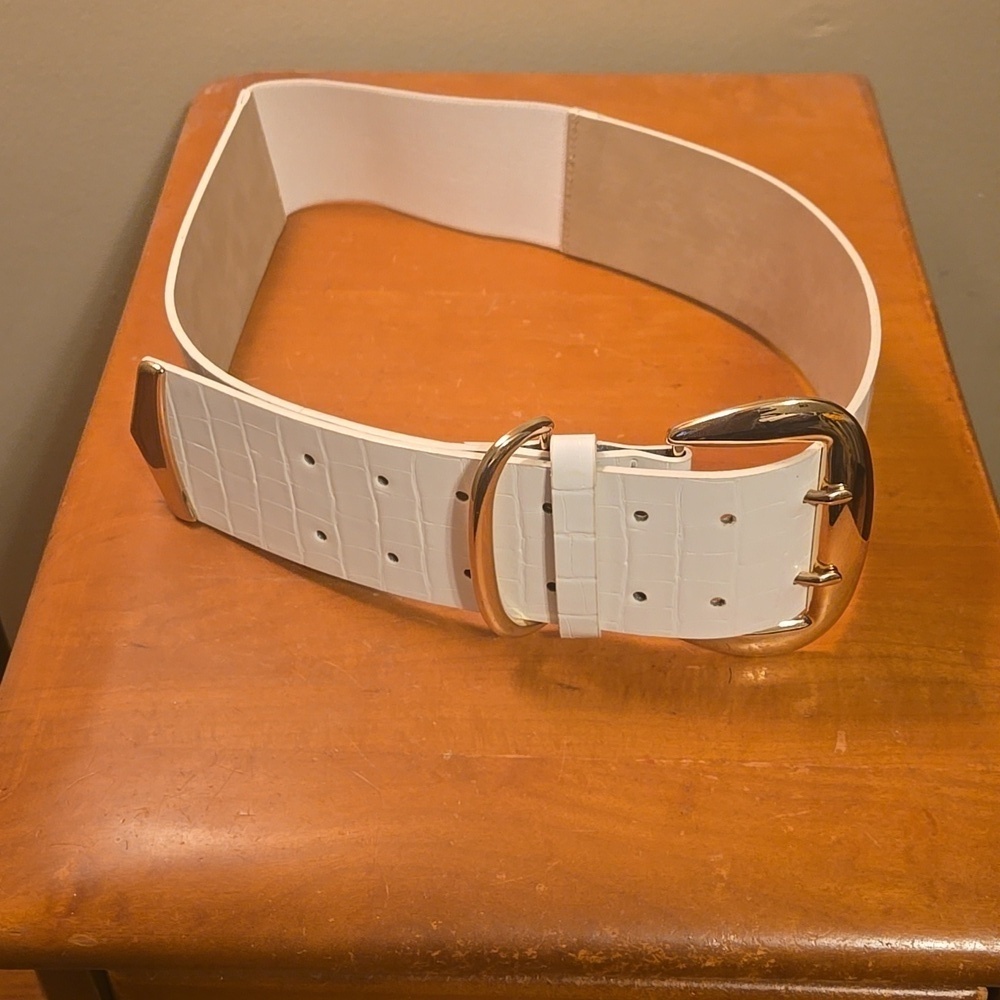 BMG White and Gold Faux Leather Stretch Belt Size M/L New